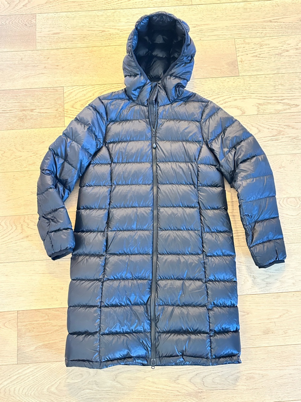 Aritzia TNA The Little Puff Coat in Black